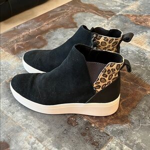 Toms | Jamie Black and Leopard Slip-On Sneakers